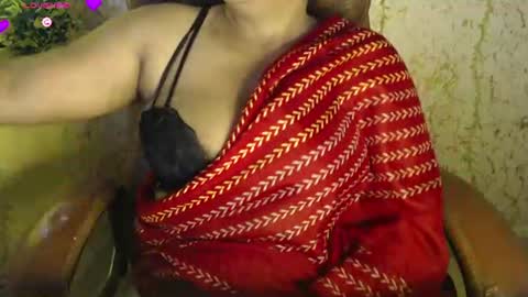Snapshot of itsmiradesire chatting on 06-11-26, 01:27 Mira online show from 06-11-26, 01:27