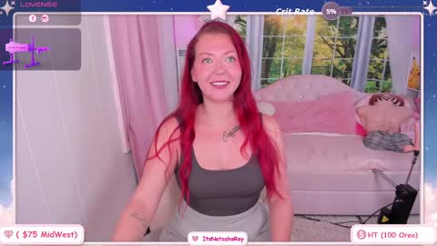 Snapshot of itsnatasharay chatting on 10-17-25, 03:47 ItsNatashaRay online show from 10-17-25, 03:47