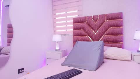 Snapshot of itspia chatting on 02-14-26, 07:10 Itspia online show from 02-14-26, 07:10