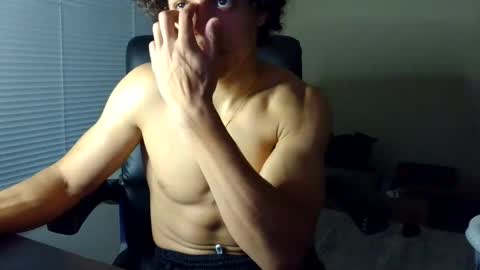 Snapshot of itstarzan chatting on 05-06-26, 01:47 TARZAN online show from 05-06-26, 01:47