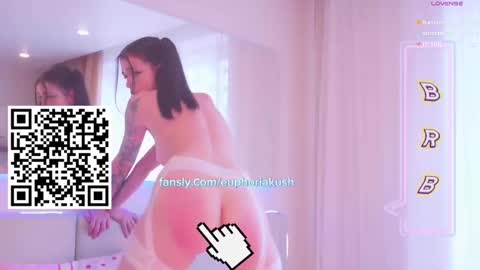 Snapshot of itsumade chatting on 02-21-25, 01:11 Betty online show from 02-21-25, 01:11