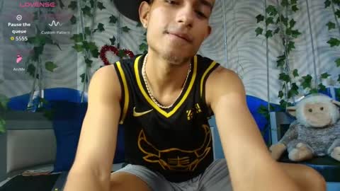 Snapshot of itszairen chatting on 02-25-26, 03:16 itszairen online show from 02-25-26, 03:16