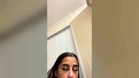 Snapshot of ittyej chatting on 06-25-26, 10:09 ittyej online show from 06-25-26, 10:09