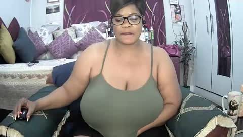 itumeleng74 online show from 02-17-25, 10:58