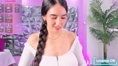 Snapshot of itzel_geneva chatting on 05-06-26, 03:17 Itzel online show from 05-06-26, 03:17
