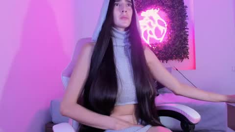 Snapshot of itzel_geneva chatting on 05-31-26, 06:09 Itzel online show from 05-31-26, 06:09