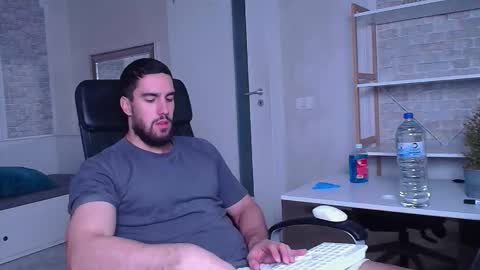 Snapshot of ivanhydee chatting on 09-09-25, 04:34 IvanHydee online show from 09-09-25, 04:34