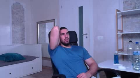 Snapshot of ivanhydee chatting on 09-17-25, 04:36 IvanHydee online show from 09-17-25, 04:36