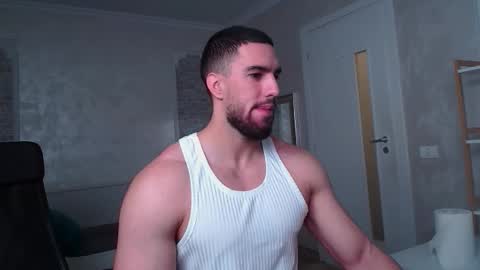 Snapshot of ivanhydee chatting on 10-22-25, 04:46 IvanHydee online show from 10-22-25, 04:46