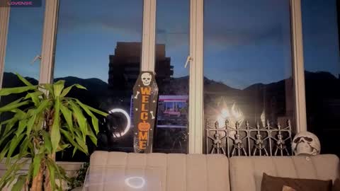 Ivanna West online show from 10-15-25, 10:26