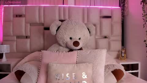 Snapshot of ivanna_west chatting on 06-07-26, 03:21 Ivanna West online show from 06-07-26, 03:21