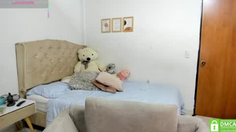 Snapshot of ivet_cute1 chatting on 06-28-26, 02:01 ivet online show from 06-28-26, 02:01