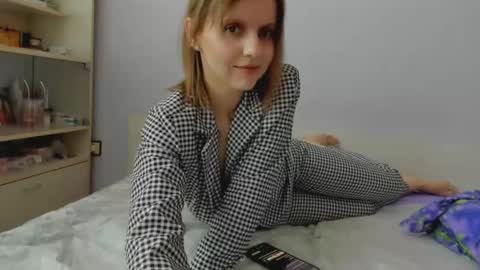 Iveta online show from 03-10-25, 07:42