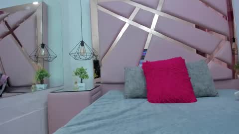 IvonJanice online show from 11-20-25, 01:22