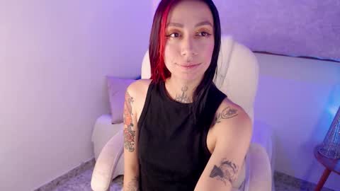 Ivonne  online show from 11-19-25, 01:22