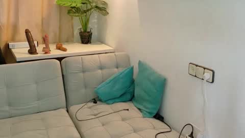 ivonneanddom online show from 10-24-25, 10:11