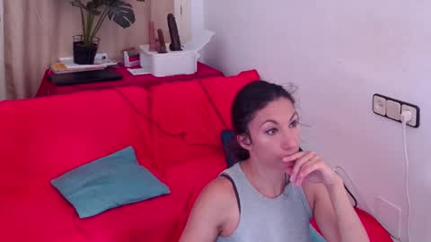 Snapshot of ivonneanddom chatting on 05-27-26, 09:17 ivonneanddom online show from 05-27-26, 09:17