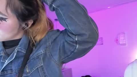 Ivonny online show from 03-25-26, 12:00