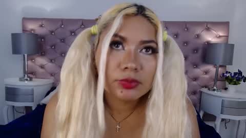 Snapshot of ivonnybon chatting on 01-09-26, 03:20 IvonnyBon online show from 01-09-26, 03:20