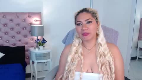 Snapshot of ivonnybon chatting on 02-06-26, 03:11 IvonnyBon online show from 02-06-26, 03:11