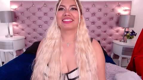 Snapshot of ivonnybon chatting on 02-21-26, 04:24 IvonnyBon online show from 02-21-26, 04:24