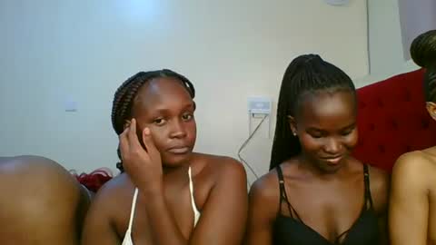 Snapshot of ivory_mae chatting on 07-12-26, 04:25 ivory_mae online show from 07-12-26, 04:25