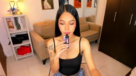 kirstenelsie online show from 02-05-25, 01:26