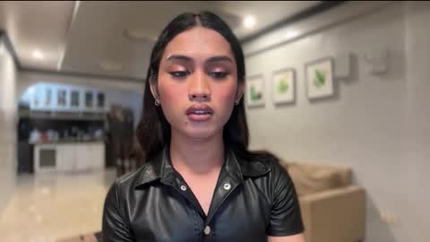 kirstenelsie online show from 10-08-25, 06:16