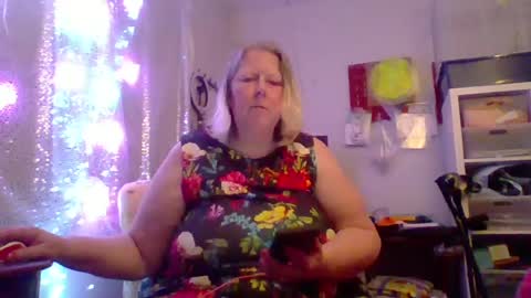 Snapshot of ivyjane3522 chatting on 06-30-26, 01:50 ivyjane3522 online show from 06-30-26, 01:50
