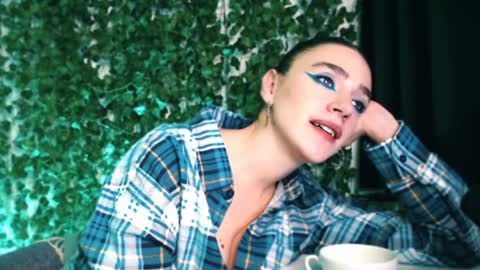 Miss Ivy online show from 12-23-24, 02:13