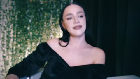 Miss Ivy online show from 01-28-25, 06:39