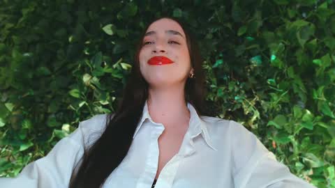 Miss Ivy online show from 04-11-26, 09:19