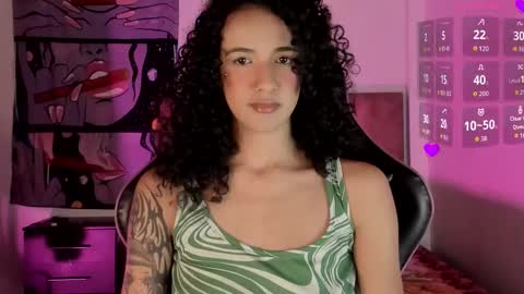 Snapshot of ivymanson_ chatting on 01-19-26, 07:01 Camila online show from 01-19-26, 07:01