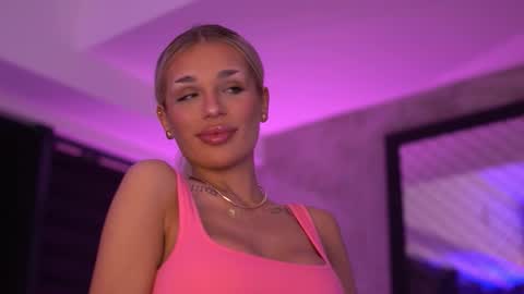 IvyRowa online show from 11-07-25, 06:52