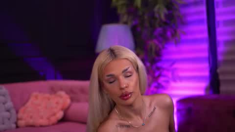 IvyRowa online show from 02-15-26, 06:48