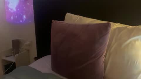 ivysagex online show from 11-19-25, 04:40