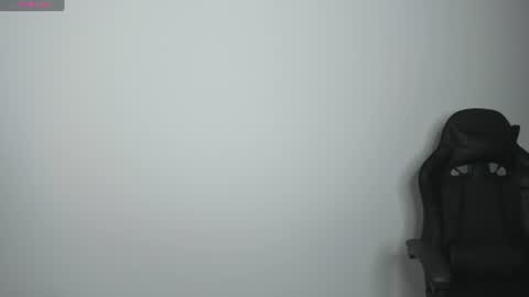 Snapshot of ivyy_scott chatting on 06-23-26, 04:21 Ivvy online show from 06-23-26, 04:21