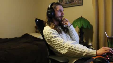 Snapshot of iwhitesmurf chatting on 12-15-25, 07:23 iwhitesmurf online show from 12-15-25, 07:23