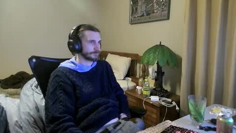 Snapshot of iwhitesmurf chatting on 12-18-25, 04:51 iwhitesmurf online show from 12-18-25, 04:51