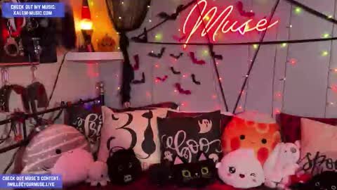 Muse hethey online show from 10-27-25, 11:31