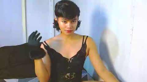 iya143 online show from 10-18-25, 05:43