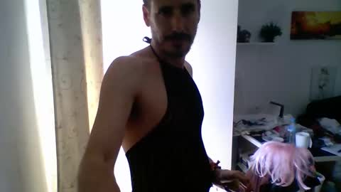 Snapshot of iyoperro chatting on 05-16-26, 10:47 Casandro online show from 05-16-26, 10:47