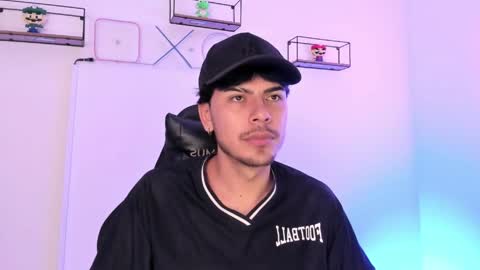 Snapshot of izack_01 chatting on 04-15-26, 05:09 izack_01 online show from 04-15-26, 05:09