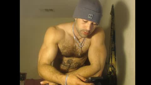 Snapshot of izak144 chatting on 05-05-26, 04:42 izak144 online show from 05-05-26, 04:42