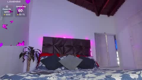 Snapshot of izamarqueen chatting on 05-19-26, 01:50 izamar online show from 05-19-26, 01:50