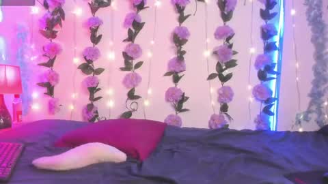 izan online show from 04-18-26, 07:07