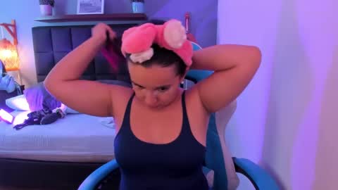 Iza online show from 09-23-25, 02:36