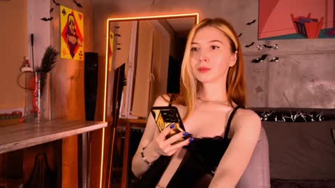 Snapshot of izi_fox chatting on 02-07-25, 09:04 izi online show from 02-07-25, 09:04