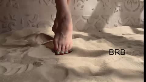 Snapshot of izi_fox chatting on 02-09-25, 06:05 izi online show from 02-09-25, 06:05