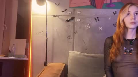 Snapshot of izi_fox chatting on 02-13-25, 09:38 izi online show from 02-13-25, 09:38